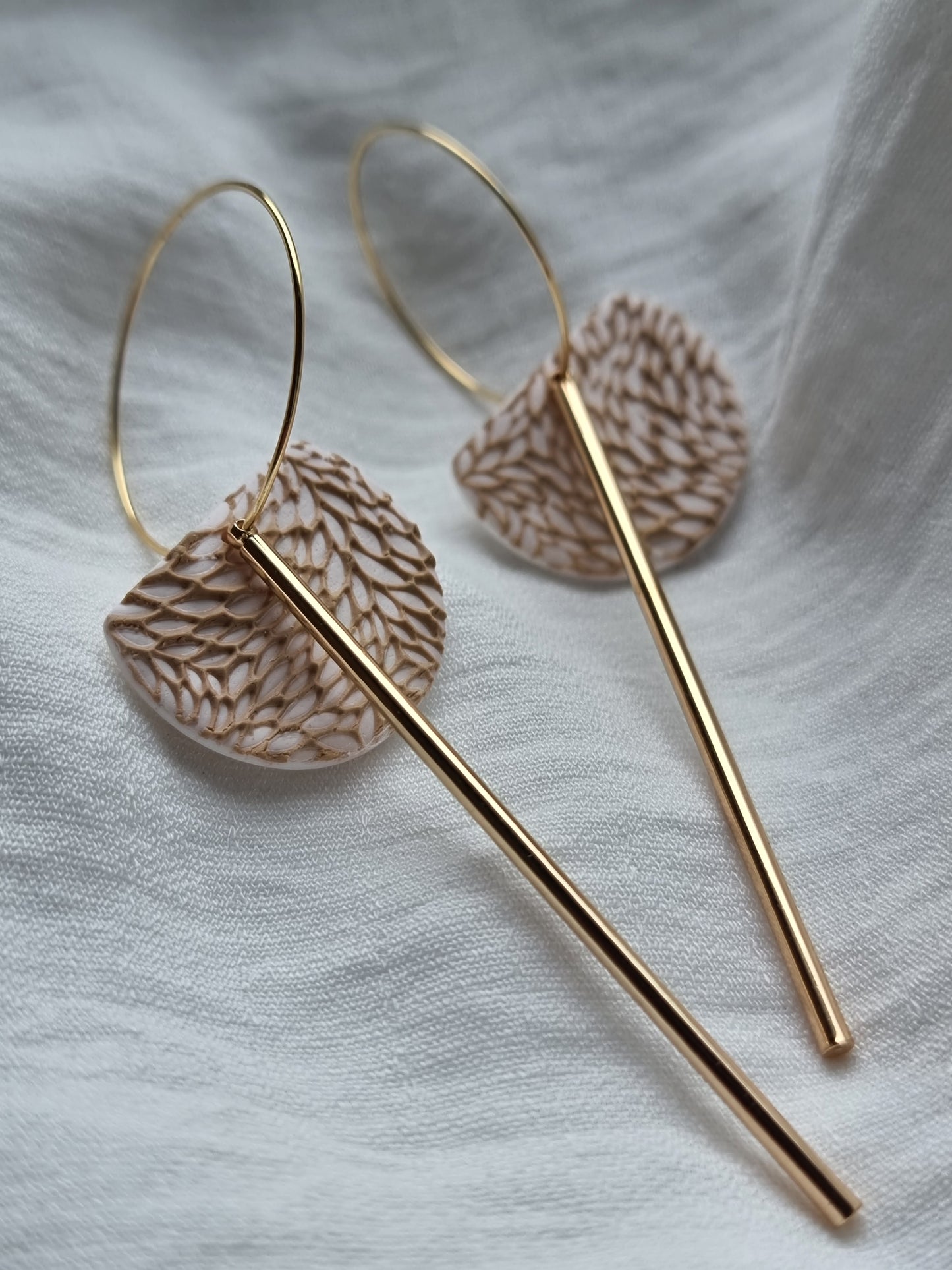 Neutral textured hoops