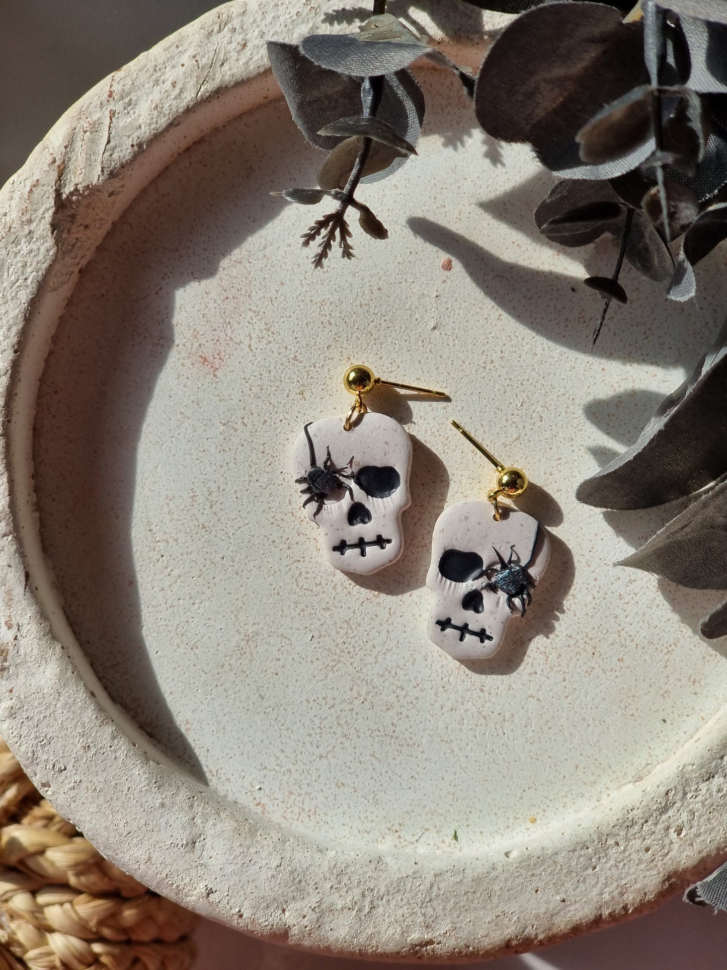 Spider skulls| can be switched for a fish hook or silver
