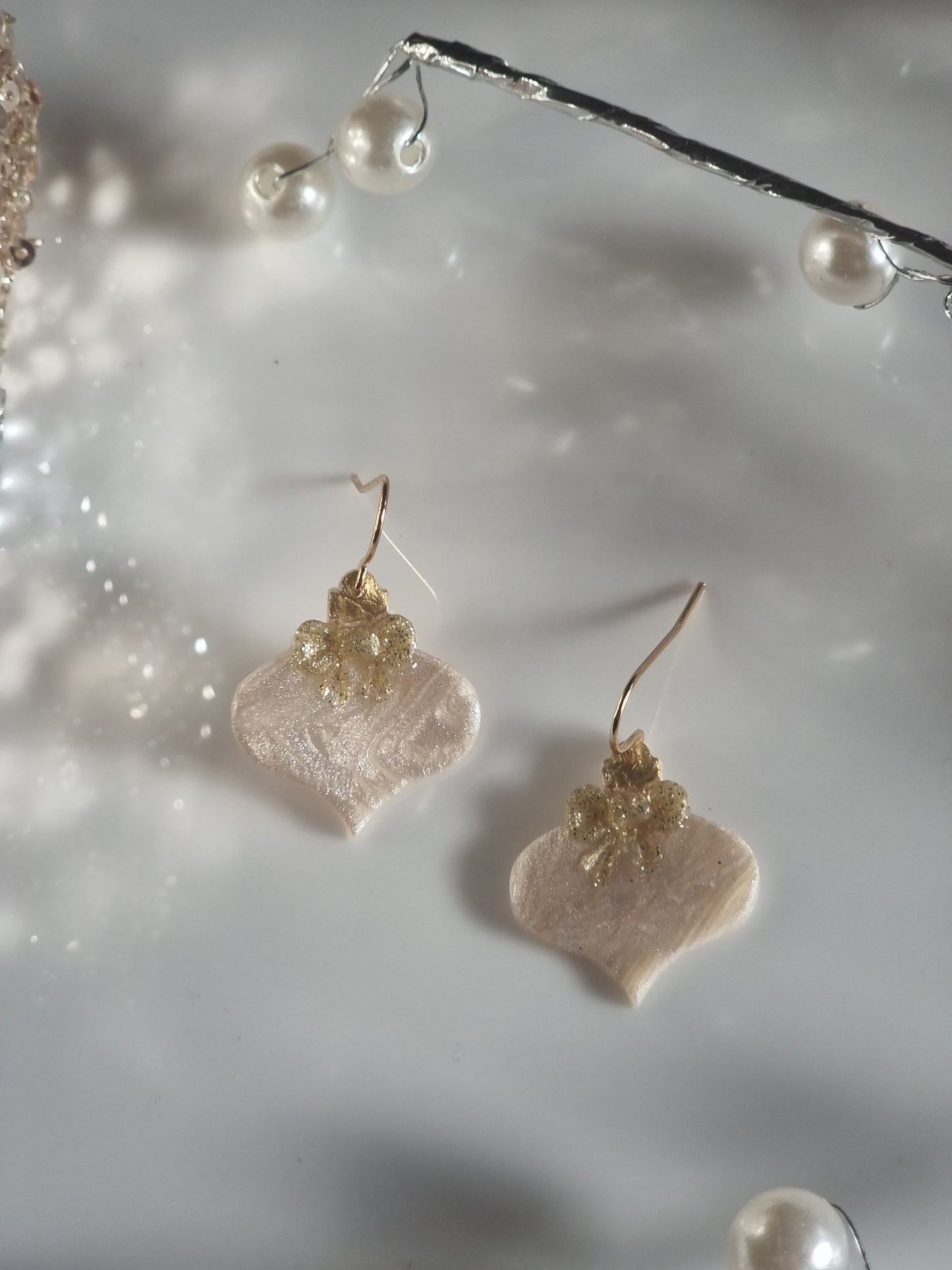 Christmas bauble with bow