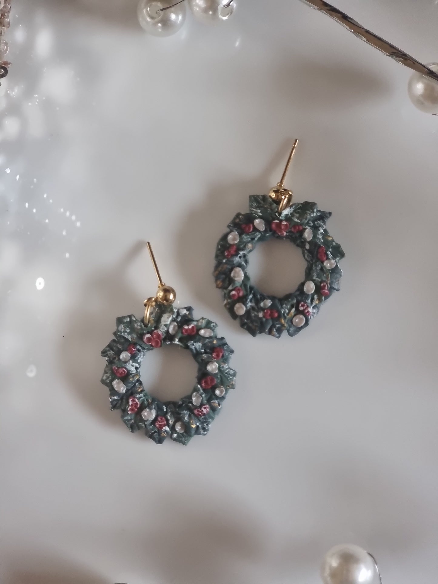 Wreath dangles