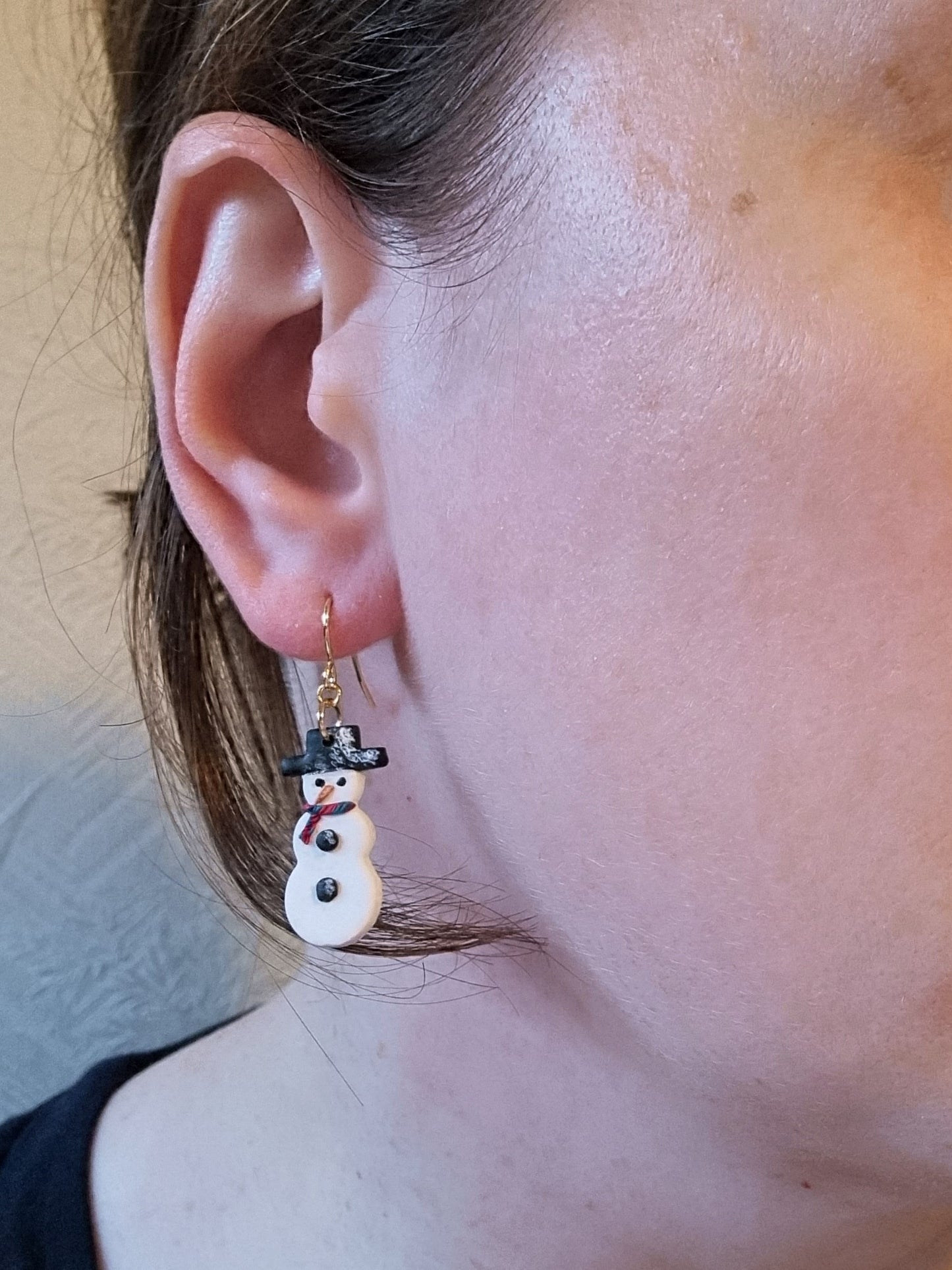 Snowman dangles| Can be switched for silver/ ball stud