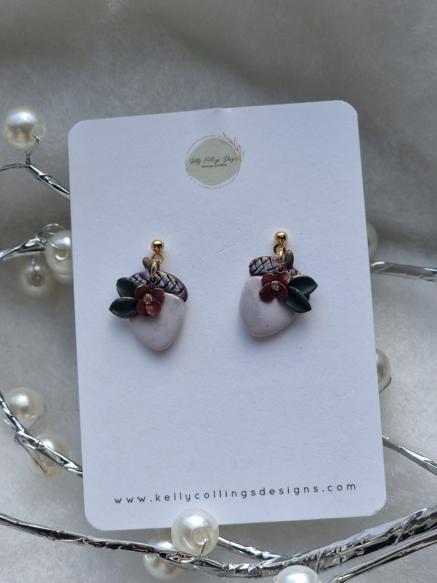 Festive acorn dangles| can be swiched for silver or fish hook