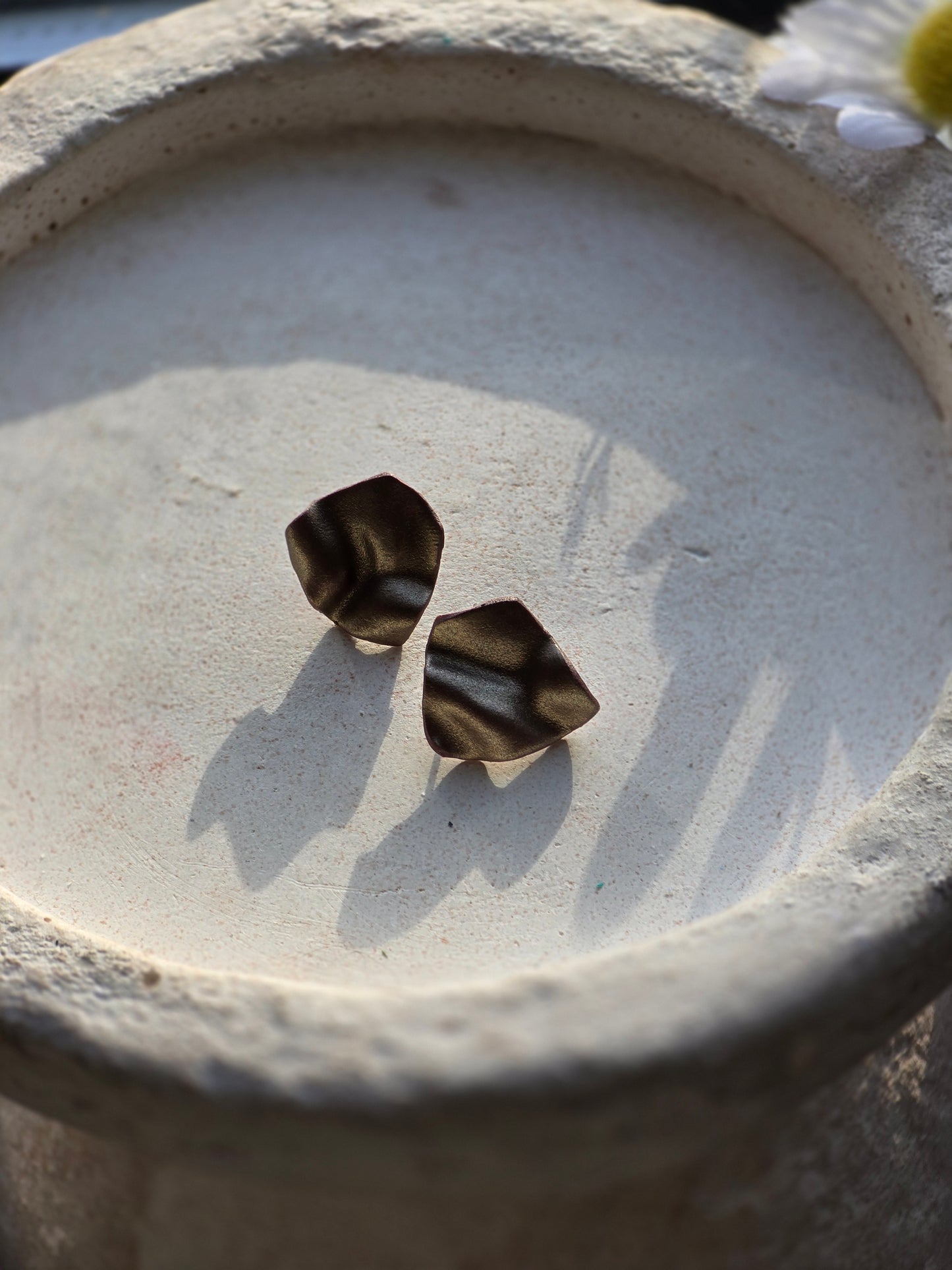 Mocha faux silk stud