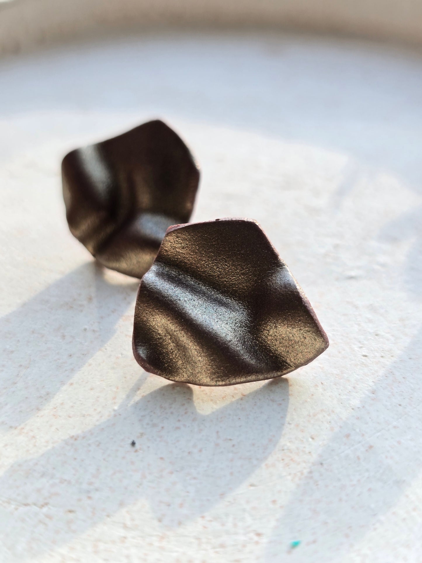Mocha faux silk stud