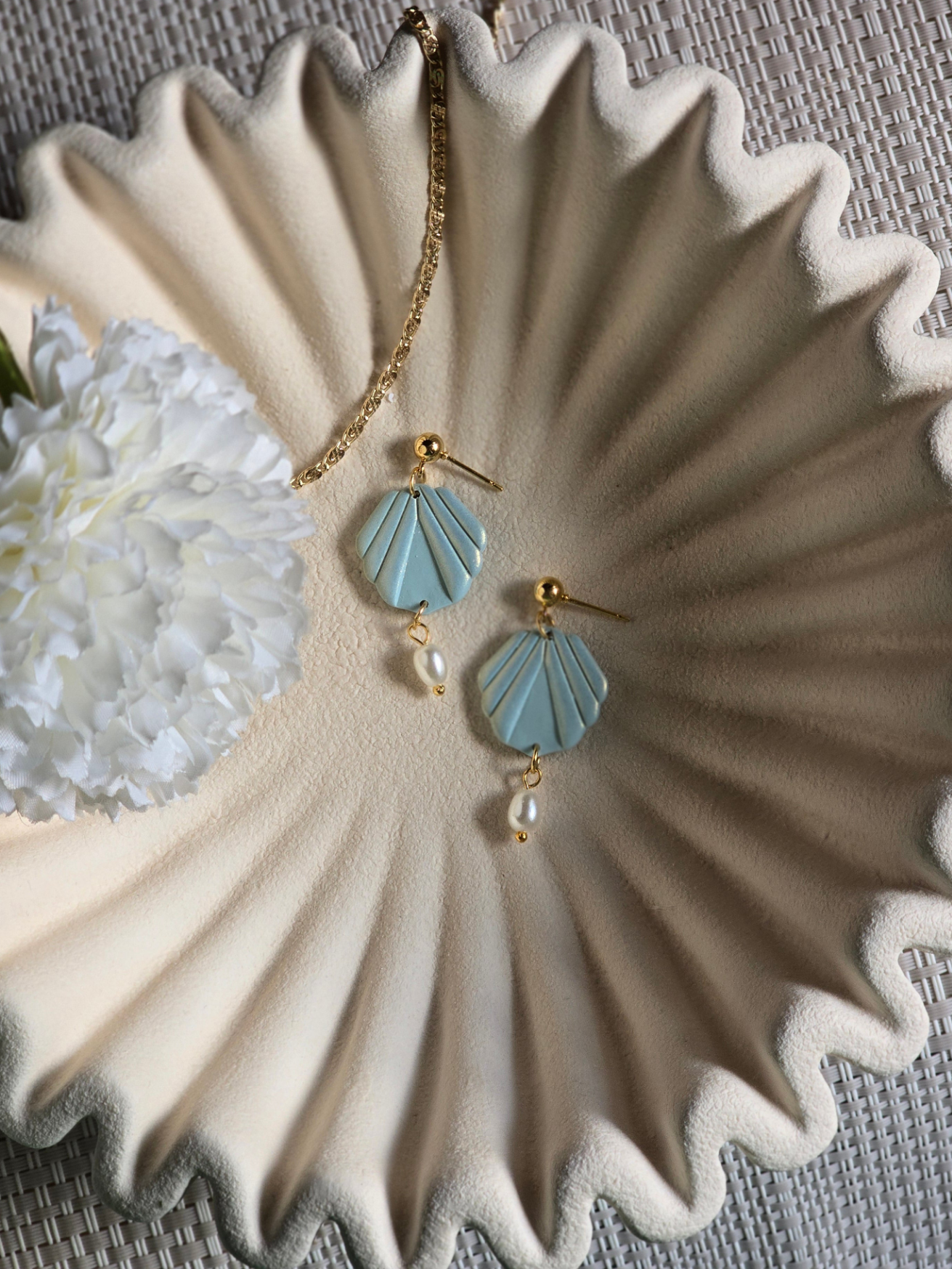 Pearl drop earrings| can be switched for silver and/or fish hook