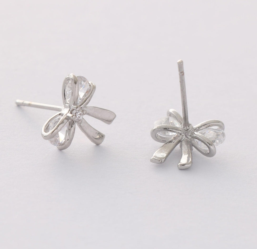 Bow CZ studs