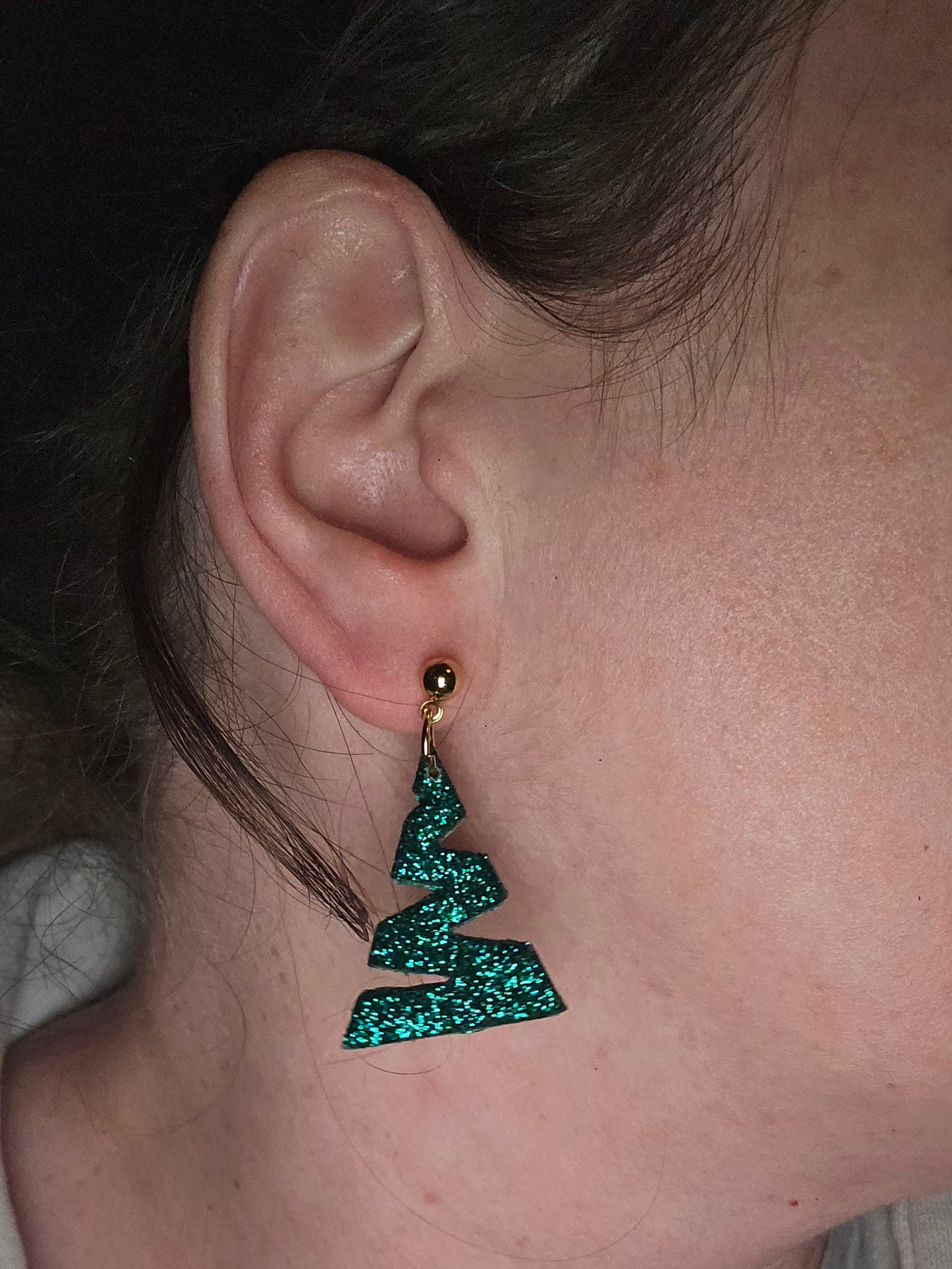 Zigzag tree dangles|can be switched for silver