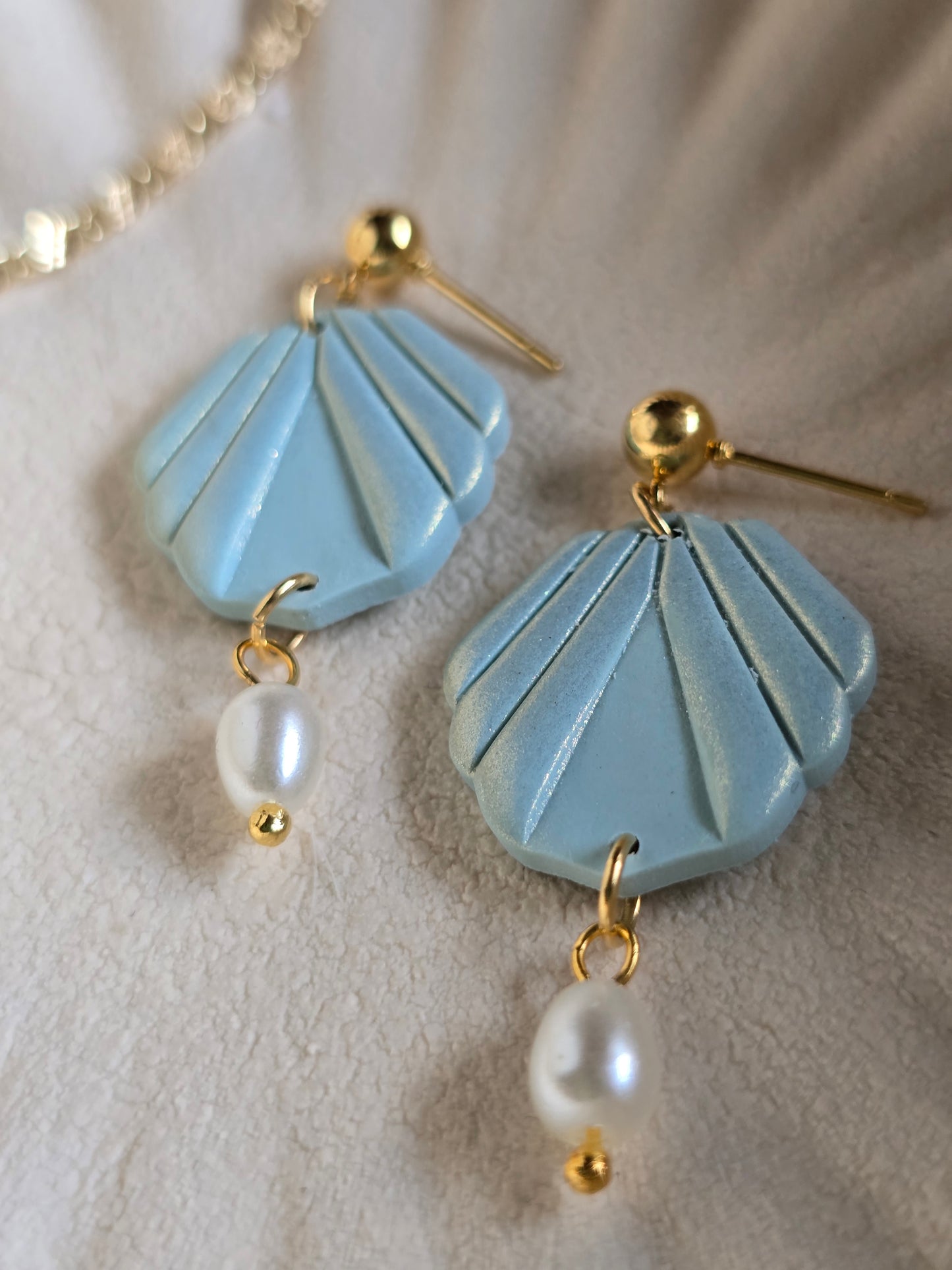 Pearl drop earrings| can be switched for silver and/or fish hook