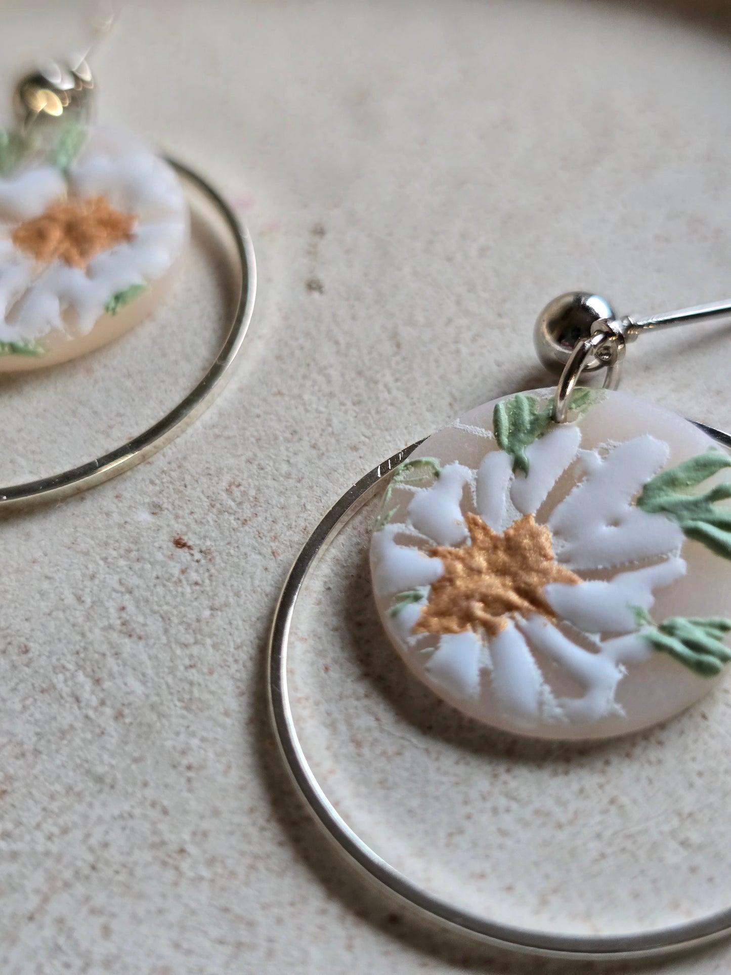 Painted daisy dangles