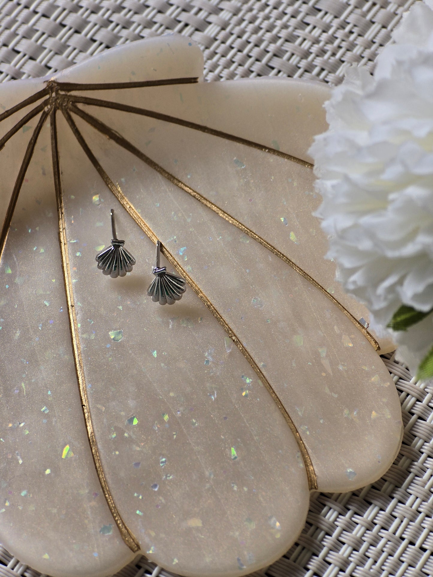 Shell studs