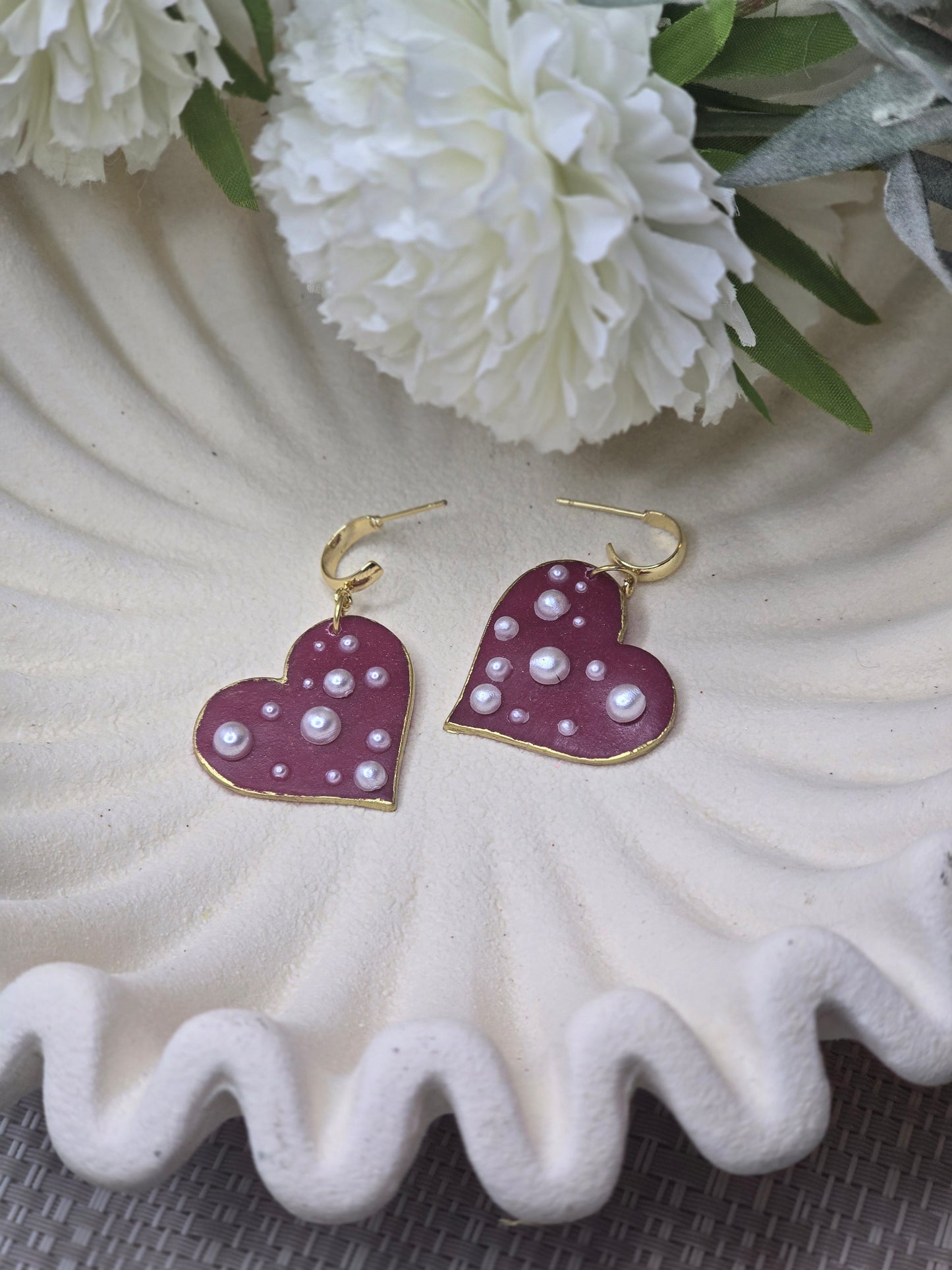 Pearl heart huggies