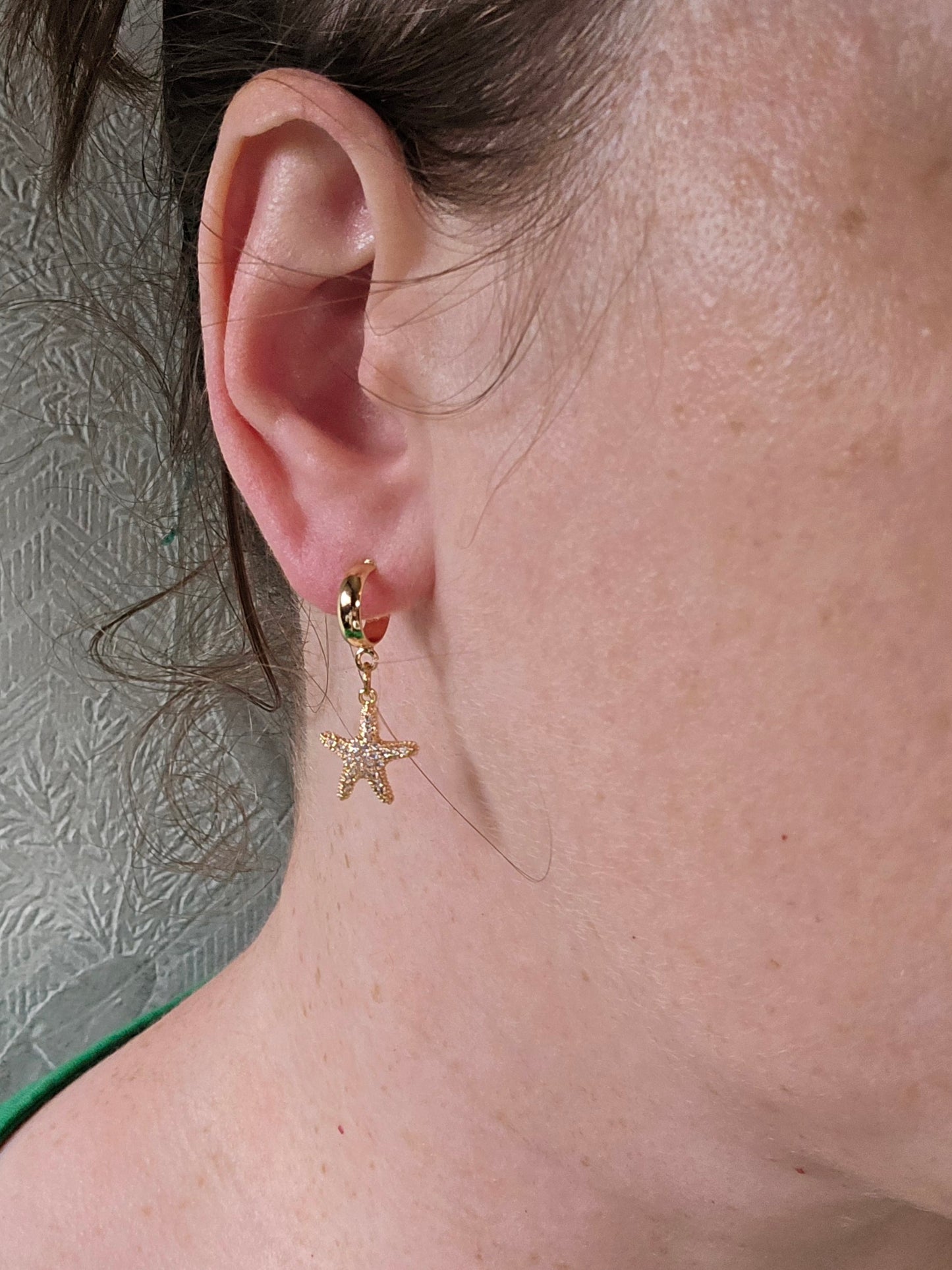 CZ starfish huggies