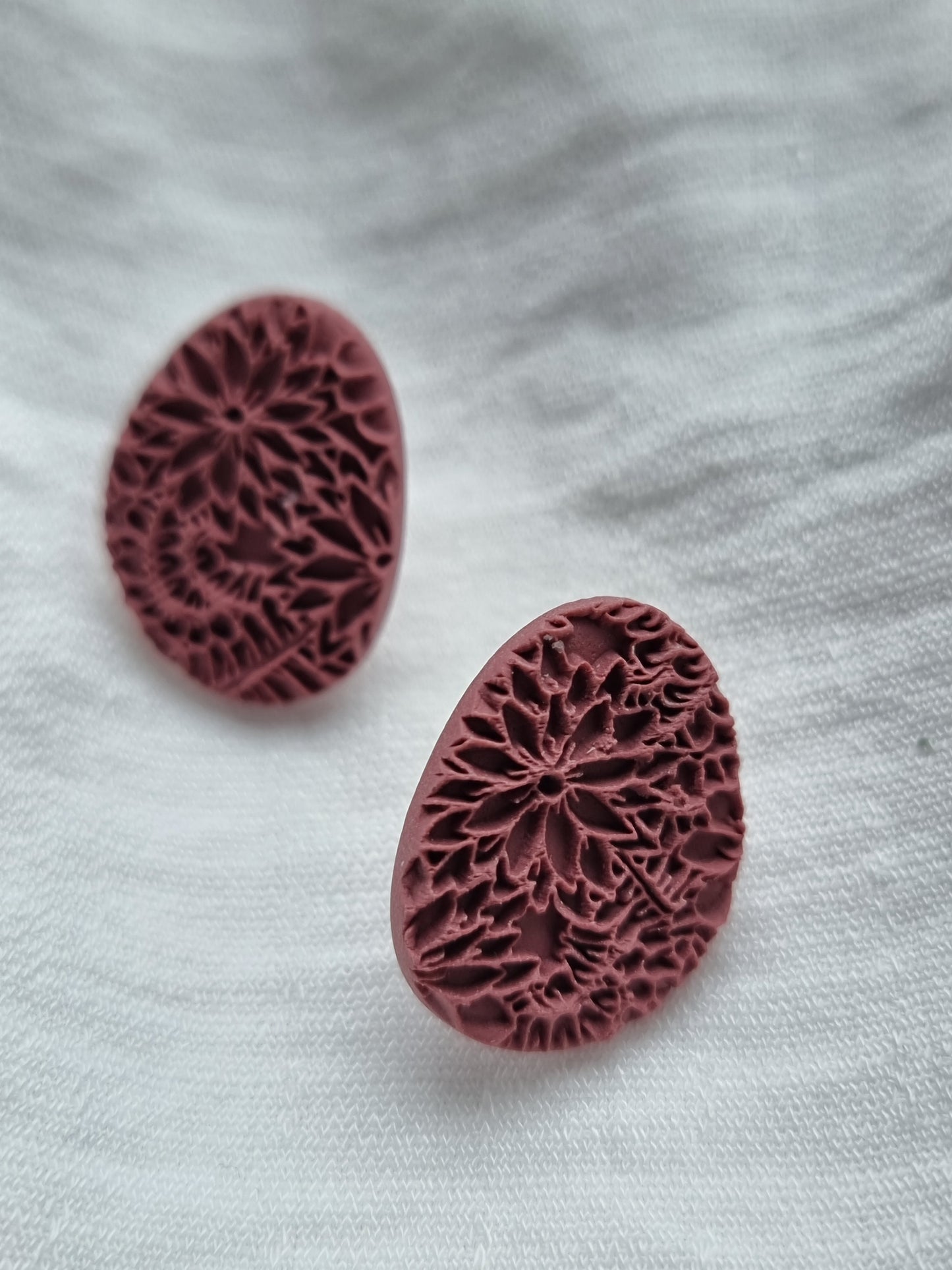 Textured studs terracotta