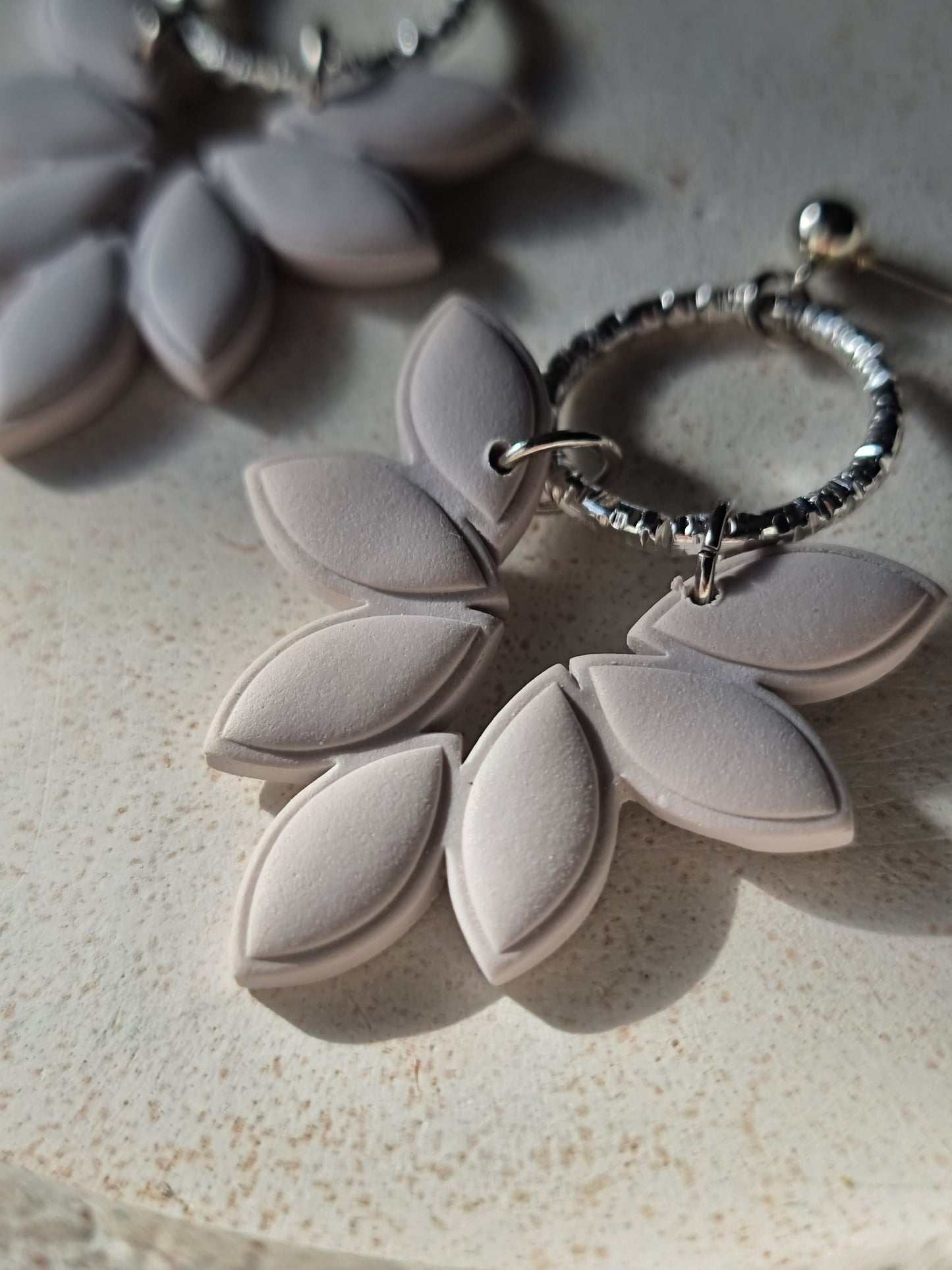 Embossed leaf dangles cream|can be switched for fish hook