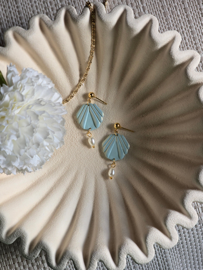 Pearl drop earrings| can be switched for silver and/or fish hook