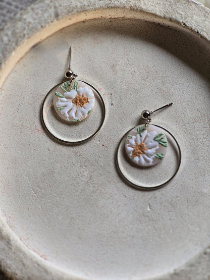 Painted daisy dangles