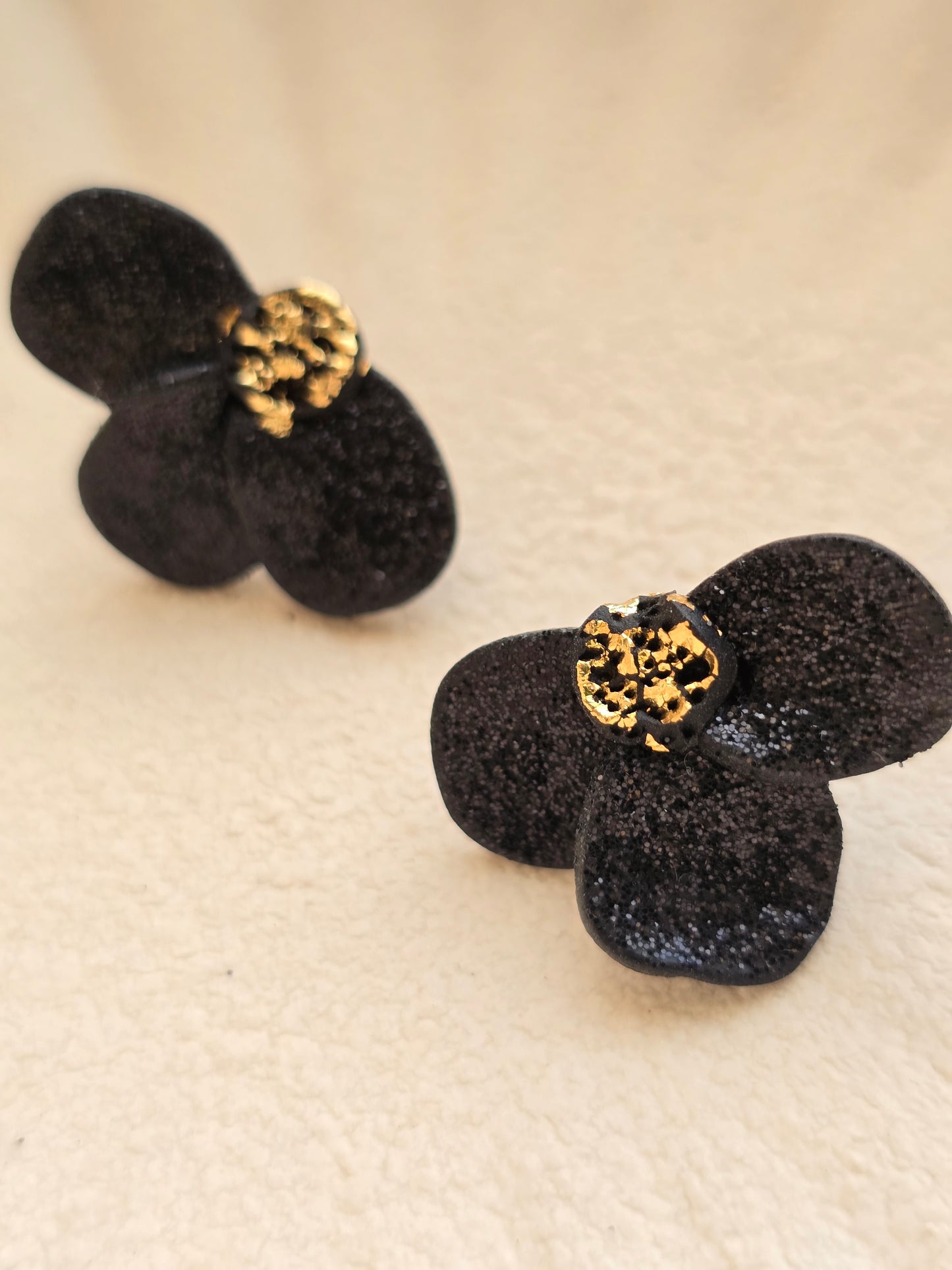 Glitter flower studs