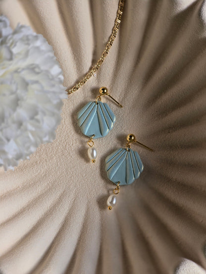 Pearl drop earrings| can be switched for silver and/or fish hook