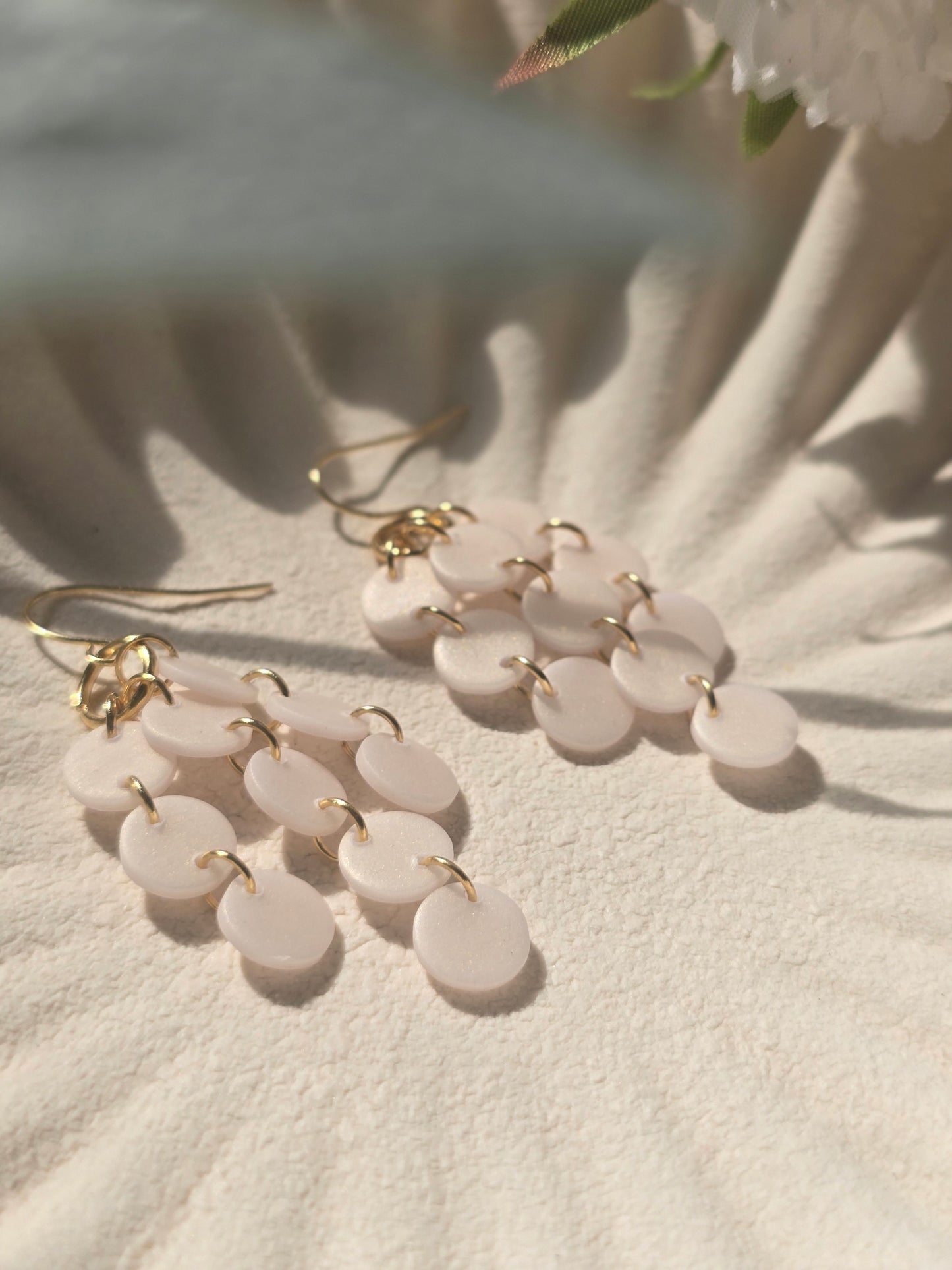 Circle chain drop earrings