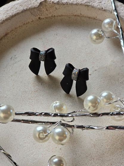 Bow studs black