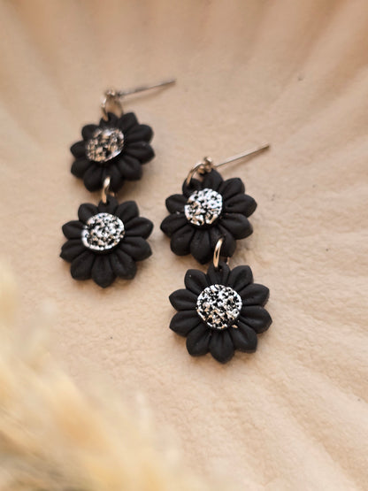 Black daisy dangles| can be switched for fish hook