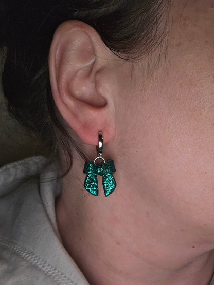 Glitter bow huggies| green