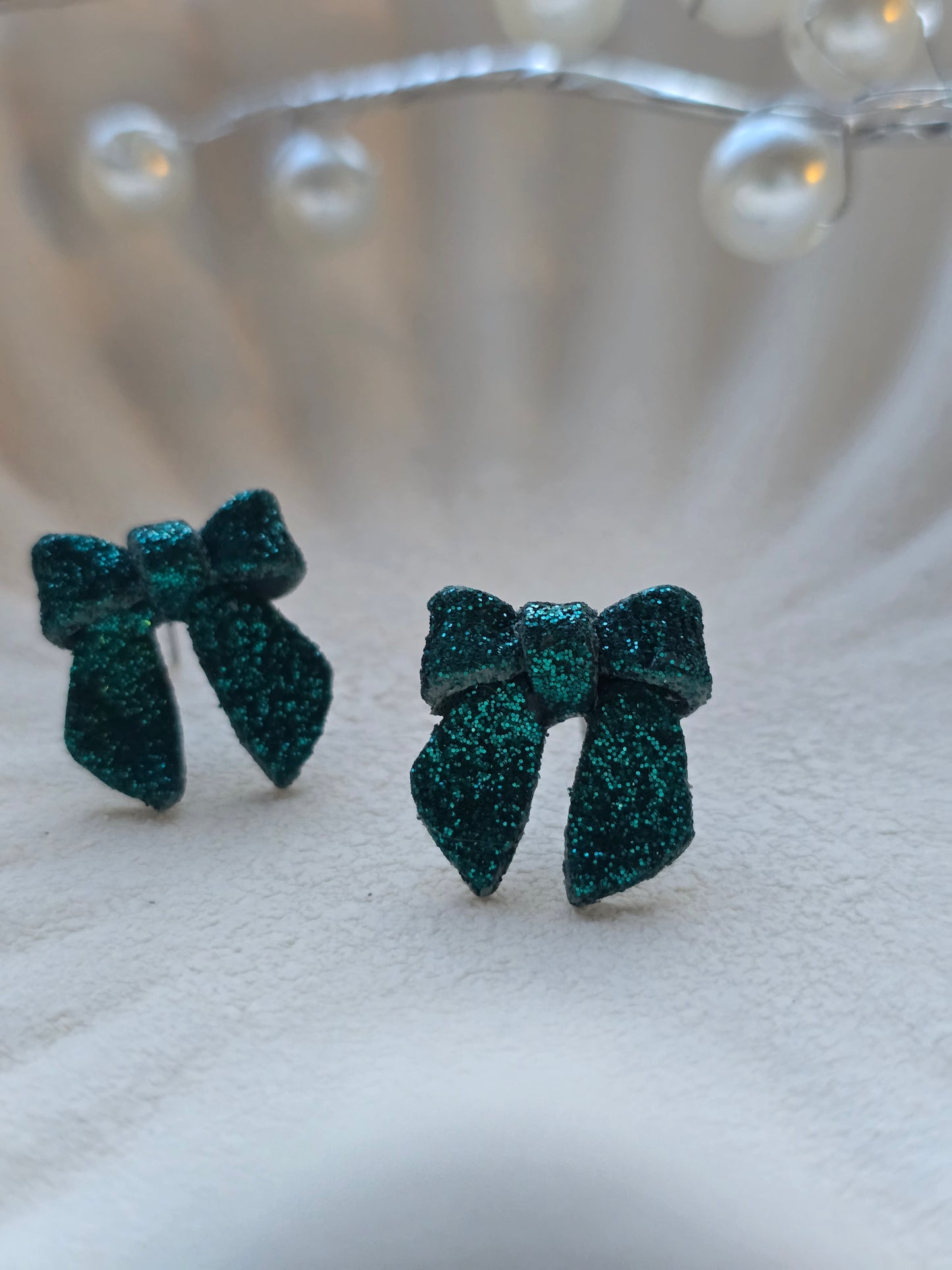 Glitter bow studs