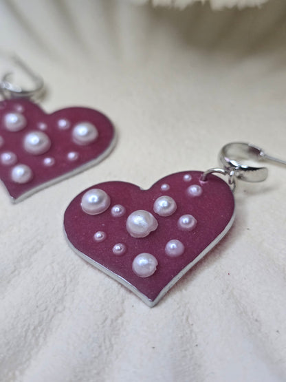 Pearl heart huggies
