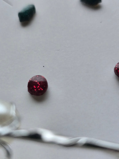 Holly/Berry stud pack