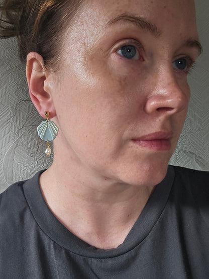 Pearl drop earrings| can be switched for silver and/or fish hook